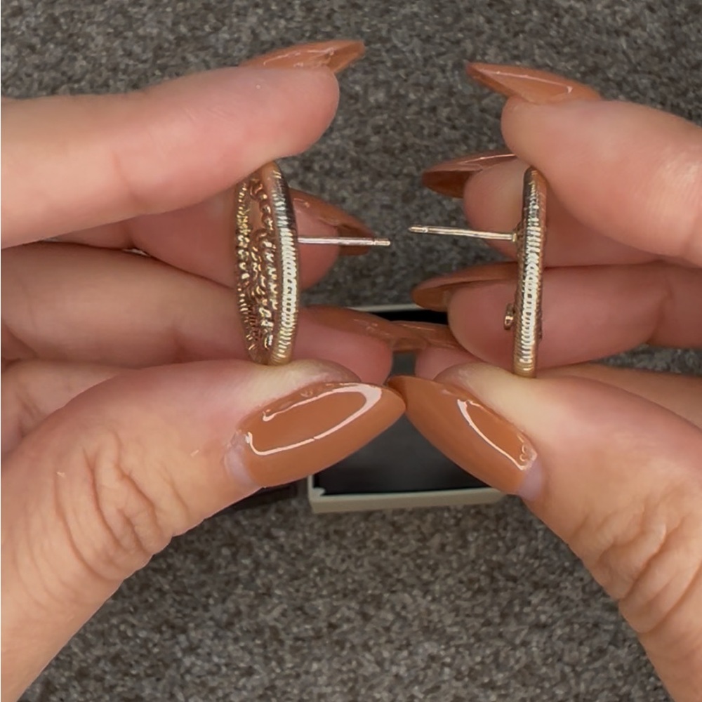 EUC Vintage Chanel Logo Gold Earrings - Picture 6 of 8